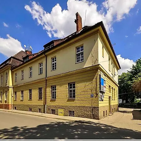 Albergue Baza 15 *